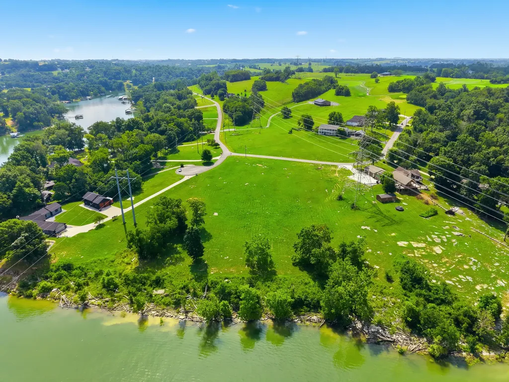 387 Donmar Drive Lancaster KY 40444