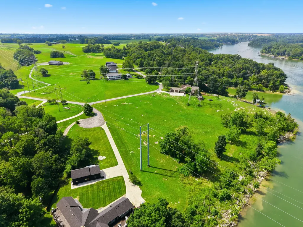 387 Donmar Drive Lancaster KY 40444