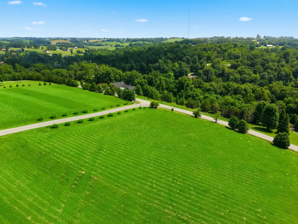 387 Donmar Drive Lancaster KY 40444