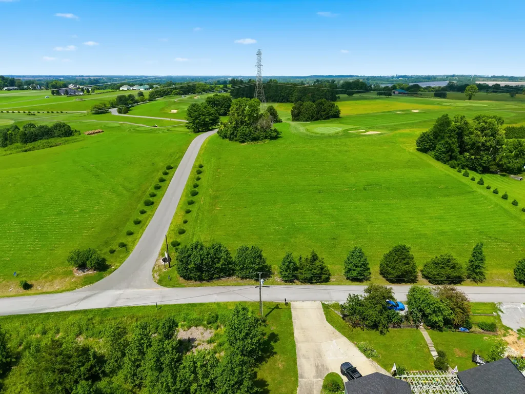 387 Donmar Drive Lancaster KY 40444