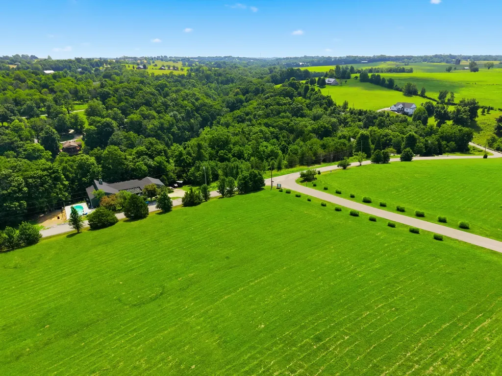 387 Donmar Drive Lancaster KY 40444