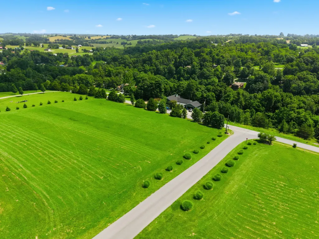 387 Donmar Drive Lancaster KY 40444