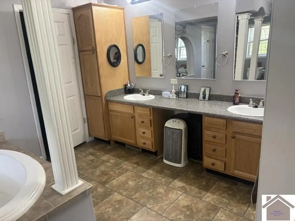 243 Washburn Road Benton KY 42025
