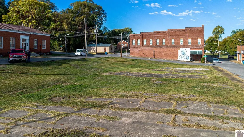 219 Clinton Street Hickman KY 42050