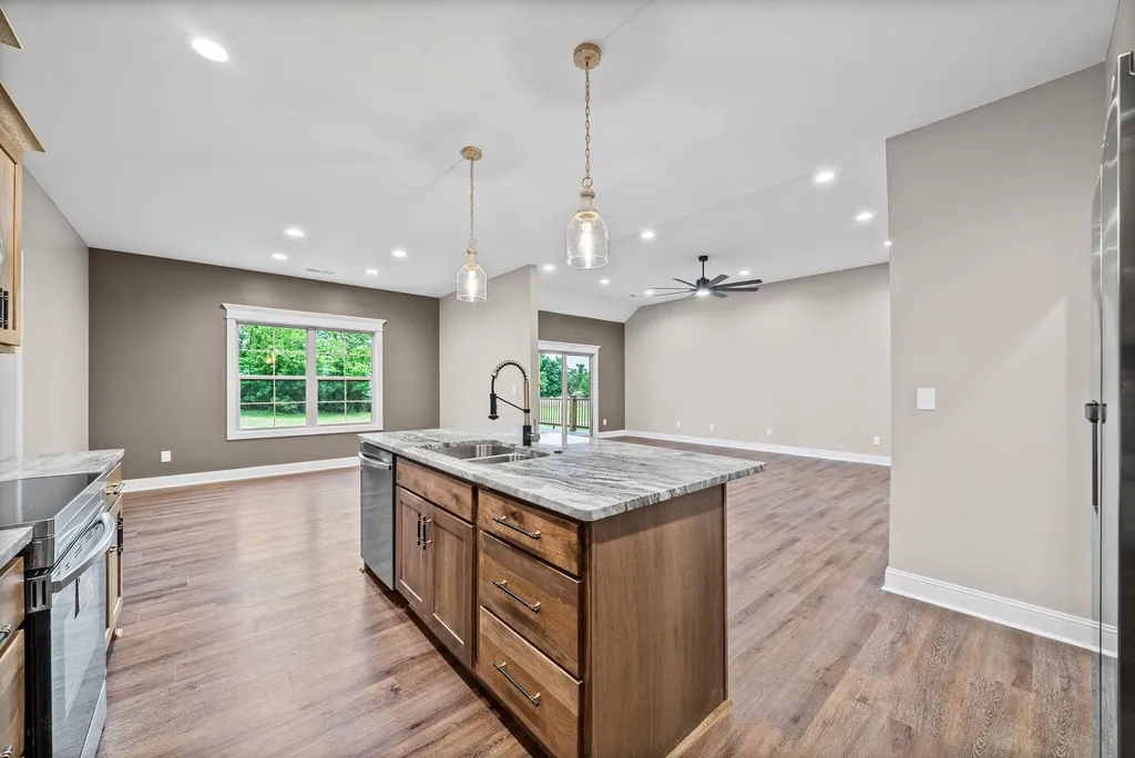 445 N 445 N Ridge Dr Drive Hopkinsville KY 42240