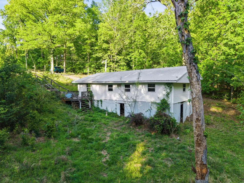 287 Dustin Road Kuttawa KY 42055