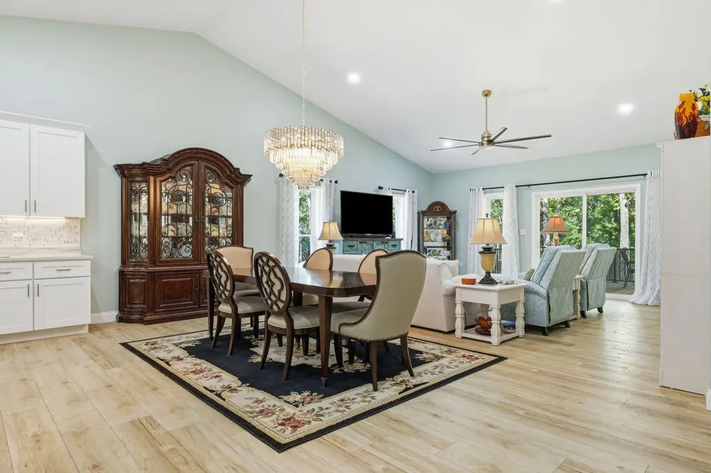145 Serenity Village Benton KY 42025