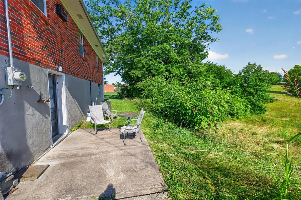 557 Belmont Street Harrodsburg KY 40330