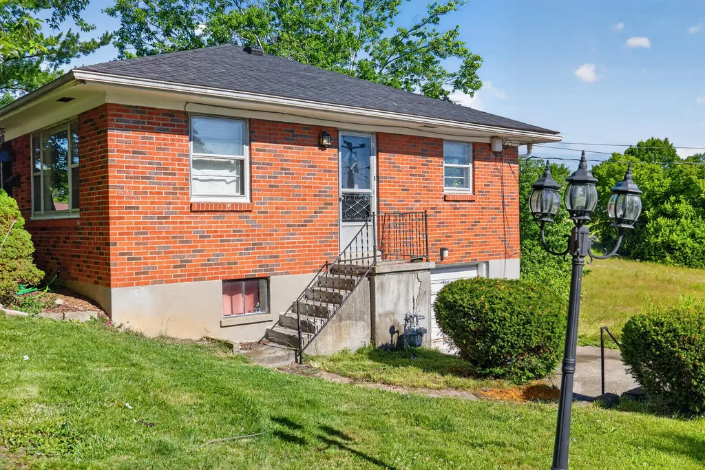 557 Belmont Street Harrodsburg KY 40330