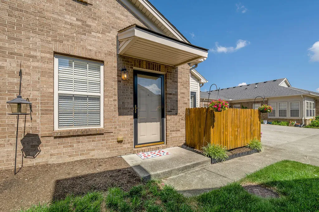 552 Goldon Trophy Trail Lexington KY 40514