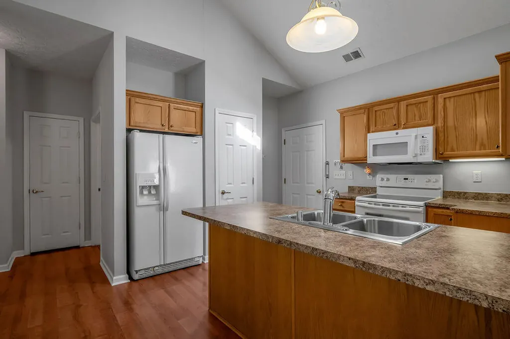552 Goldon Trophy Trail Lexington KY 40514