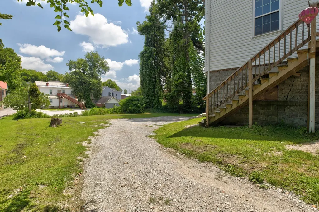 125 Howard Avenue Mt Sterling KY 40353