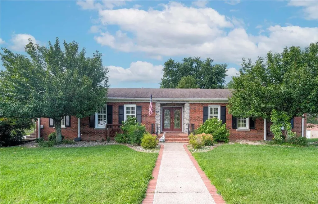 102 Dogwood Drive Lancaster KY 40444
