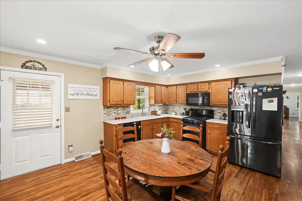 102 Dogwood Drive Lancaster KY 40444