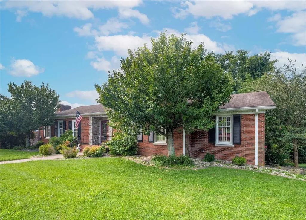102 Dogwood Drive Lancaster KY 40444