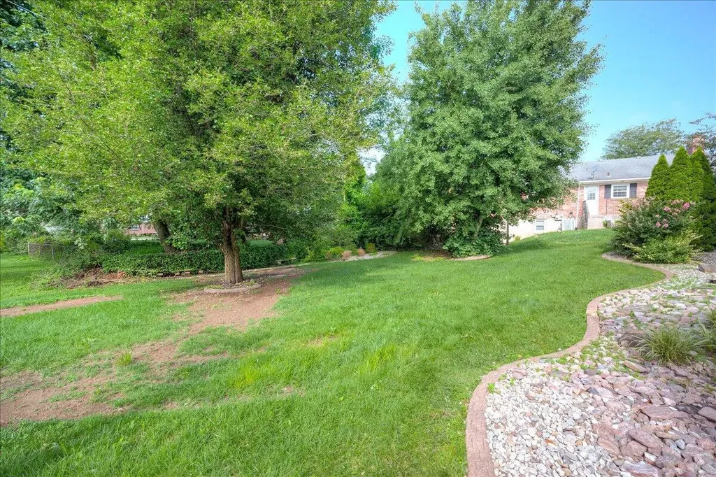 102 Dogwood Drive Lancaster KY 40444