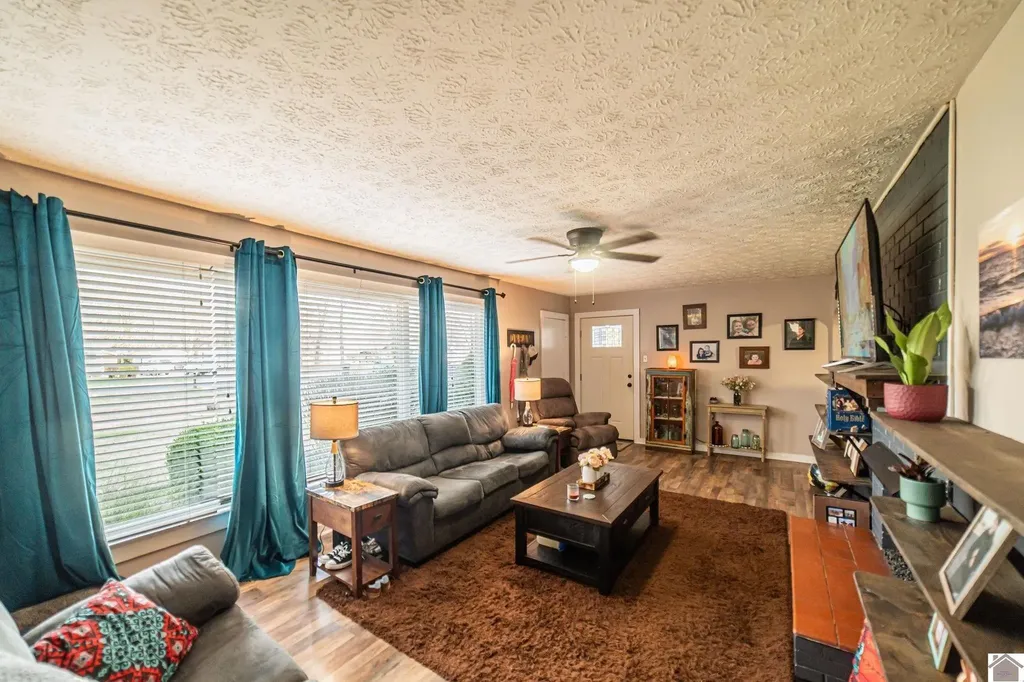 1560 Meacham Lane Paducah KY 42003