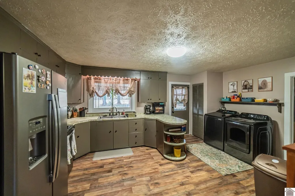 1560 Meacham Lane Paducah KY 42003
