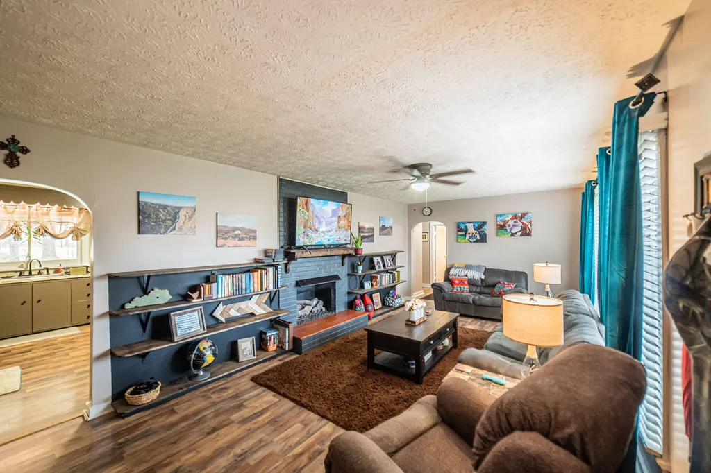 1560 Meacham Lane Paducah KY 42003