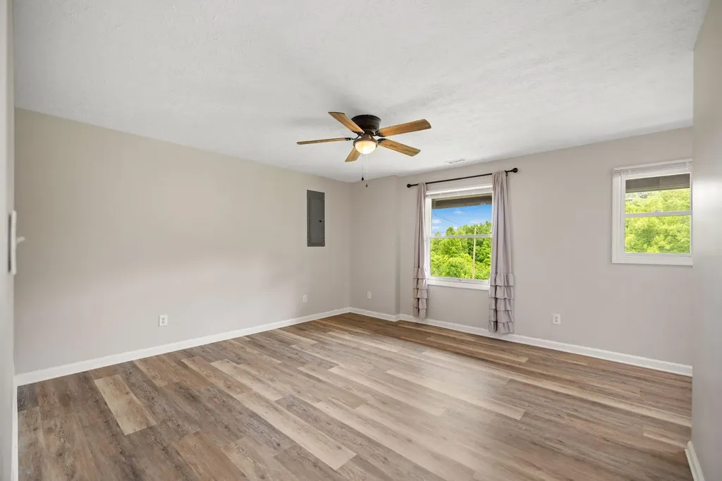 463 Amos Baker Road Mckee KY 40447