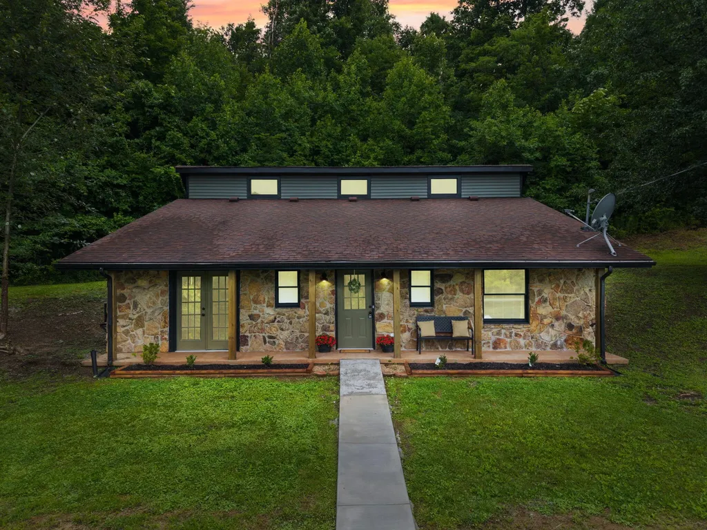 463 Amos Baker Road Mckee KY 40447