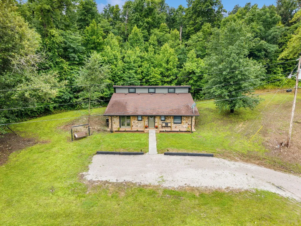 463 Amos Baker Road Mckee KY 40447