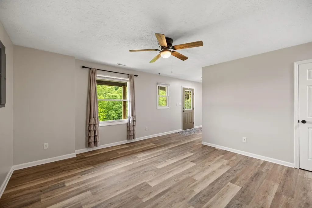463 Amos Baker Road Mckee KY 40447