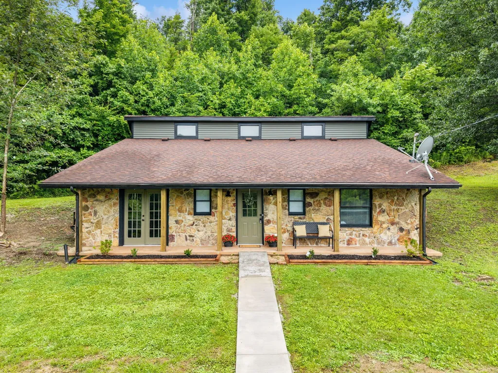 463 Amos Baker Road Mckee KY 40447