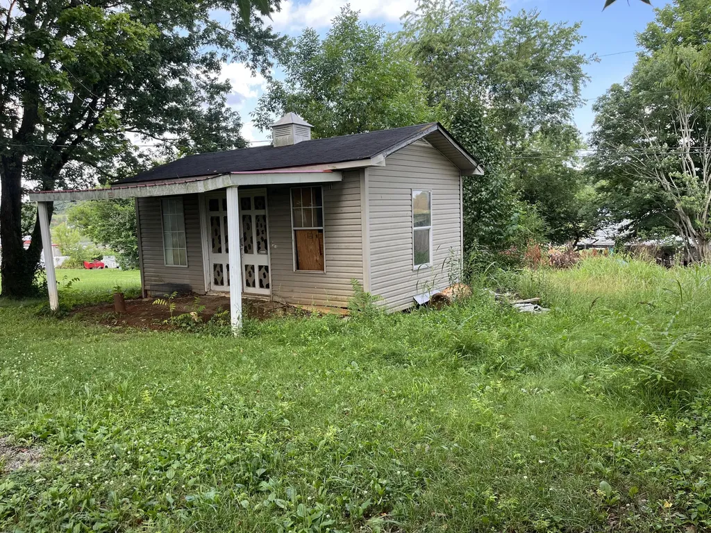 105 Brown Street Albany KY 42602