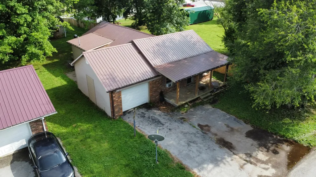 105 Brown Street Albany KY 42602