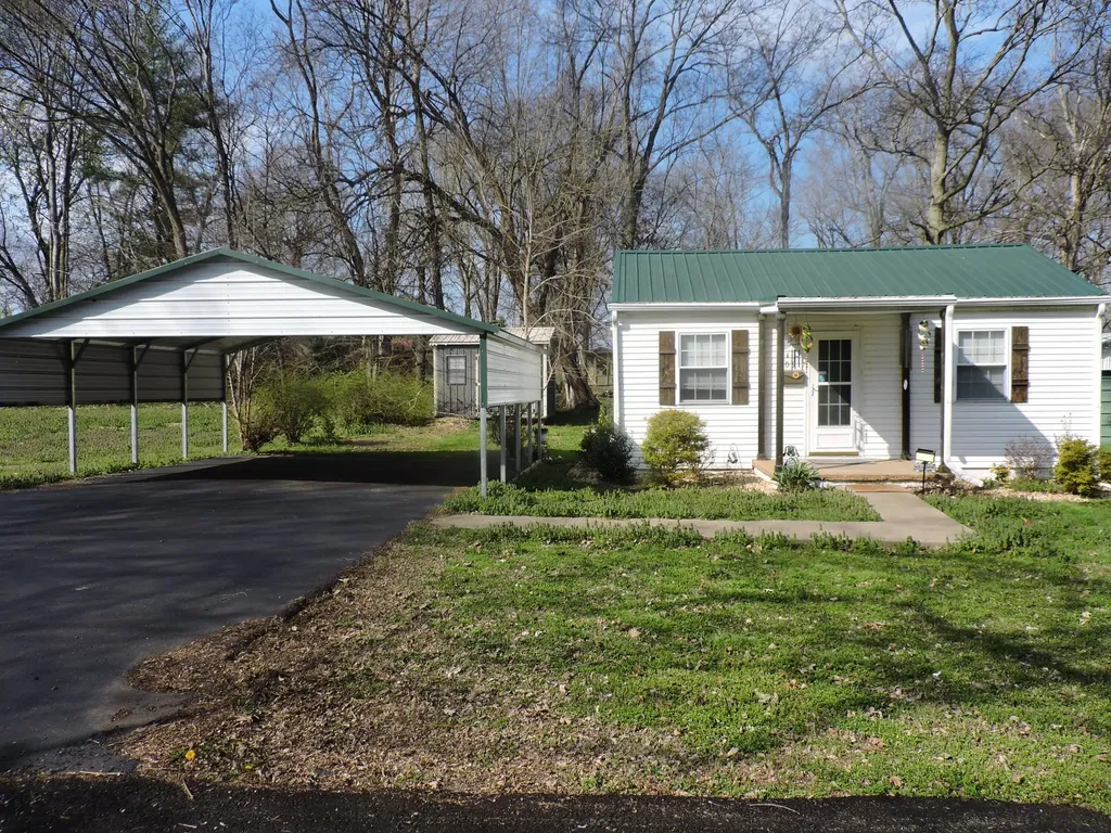 205 E 15th Street Benton KY 42025