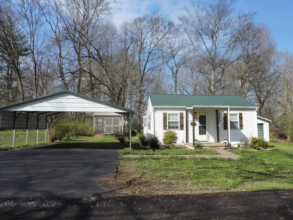 205 E 15th Street Benton KY 42025