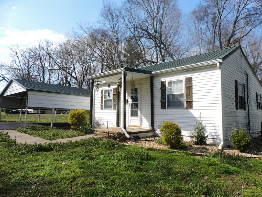 205 E 15th Street Benton KY 42025