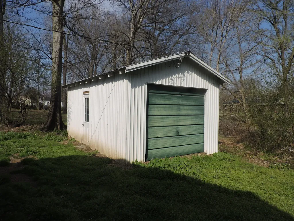 205 E 15th Street Benton KY 42025