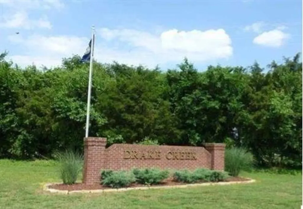 100, 101, 102, 103 Torrey Pines Road Ledbetter KY 42058