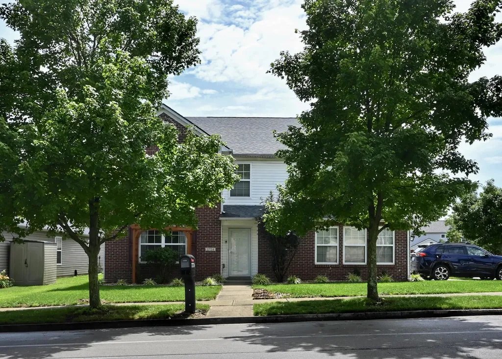 2724 Trailwood Lane Lexington KY 40511