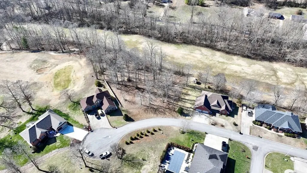 326 Cayuga Drive Cadiz KY 42211