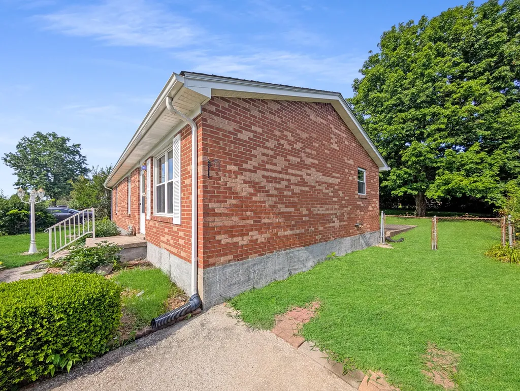 118 Kingsway Drive Nicholasville KY 40356