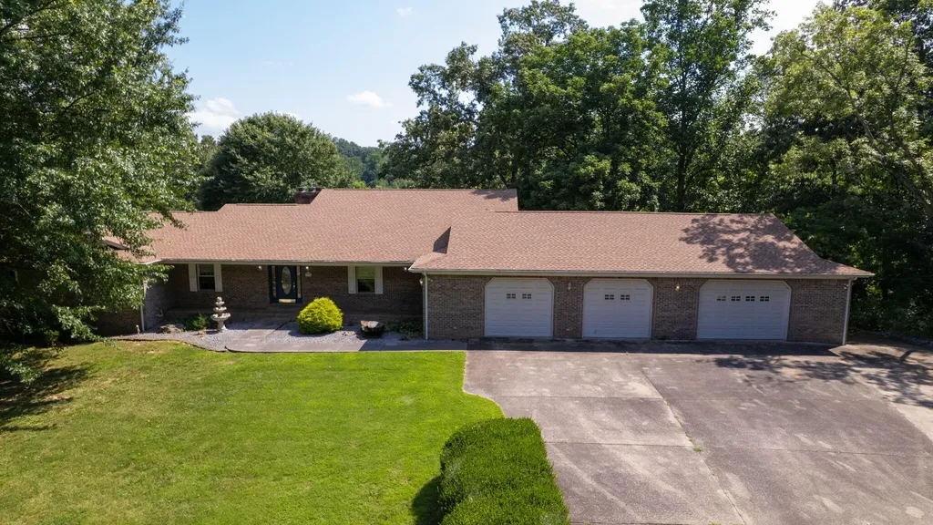 839 Summit Point Cadiz KY 42211