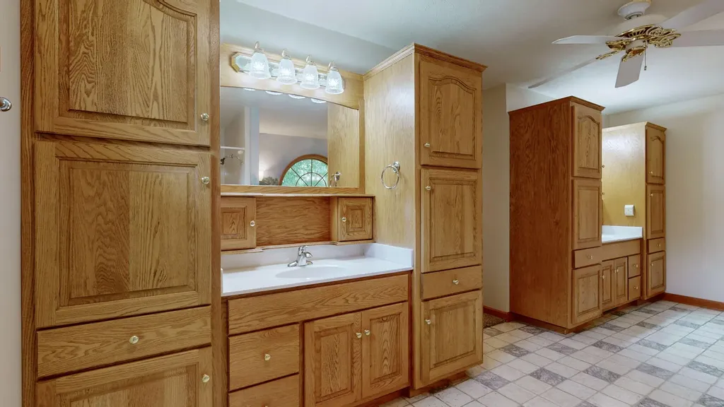 839 Summit Point Cadiz KY 42211