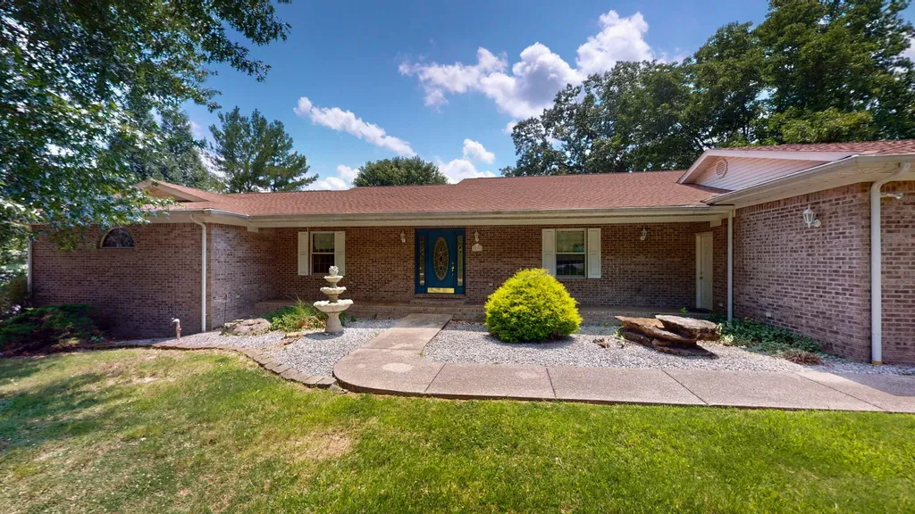 839 Summit Point Cadiz KY 42211