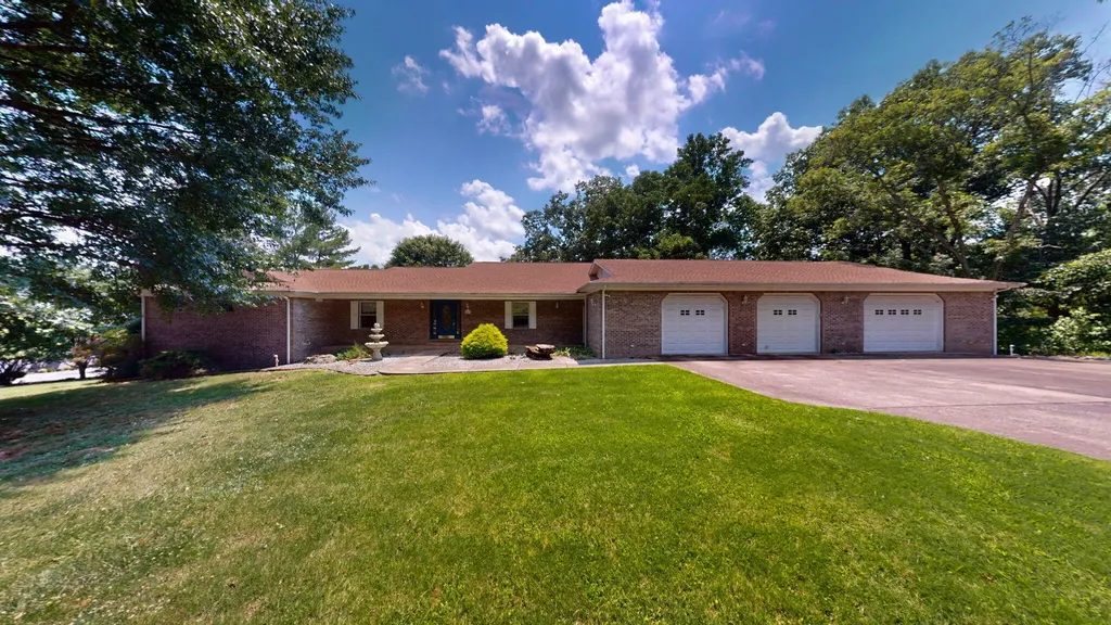 839 Summit Point Cadiz KY 42211
