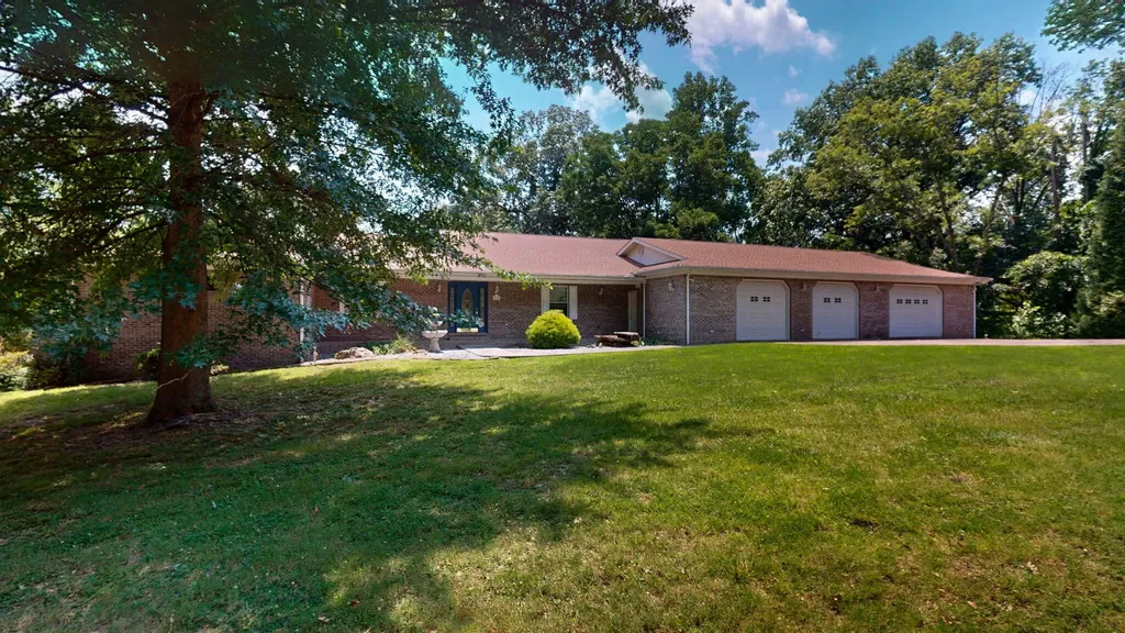 839 Summit Point Cadiz KY 42211