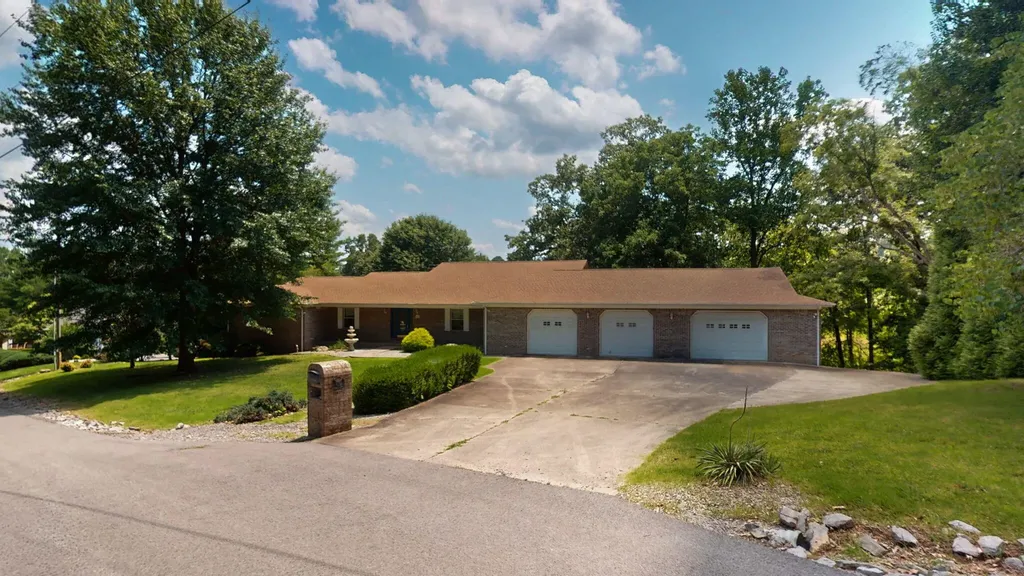 839 Summit Point Cadiz KY 42211