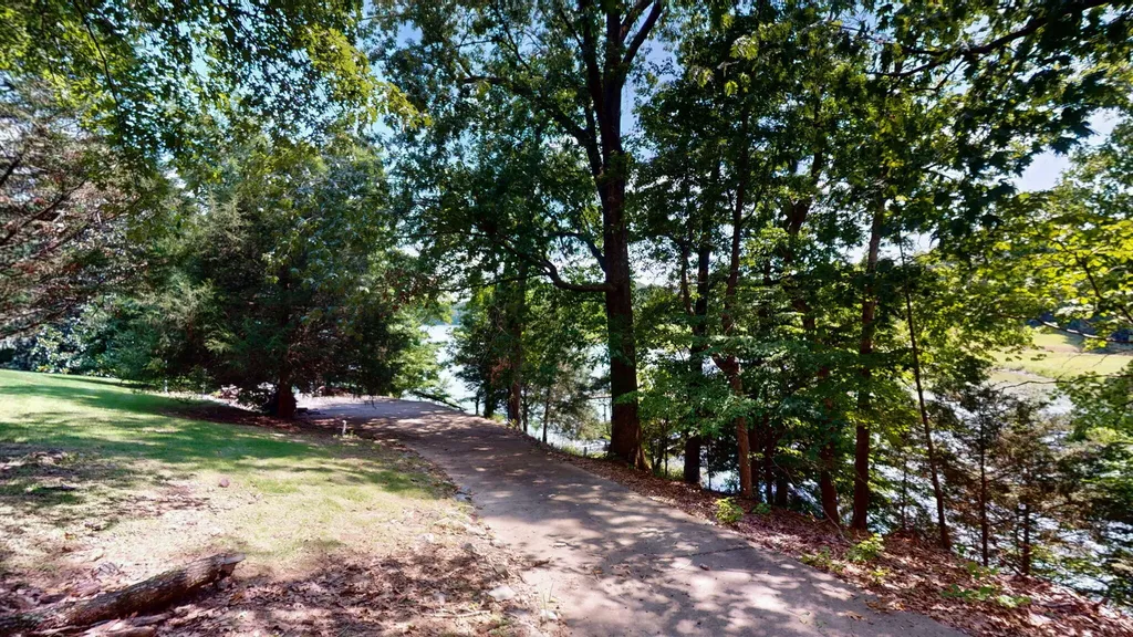839 Summit Point Cadiz KY 42211