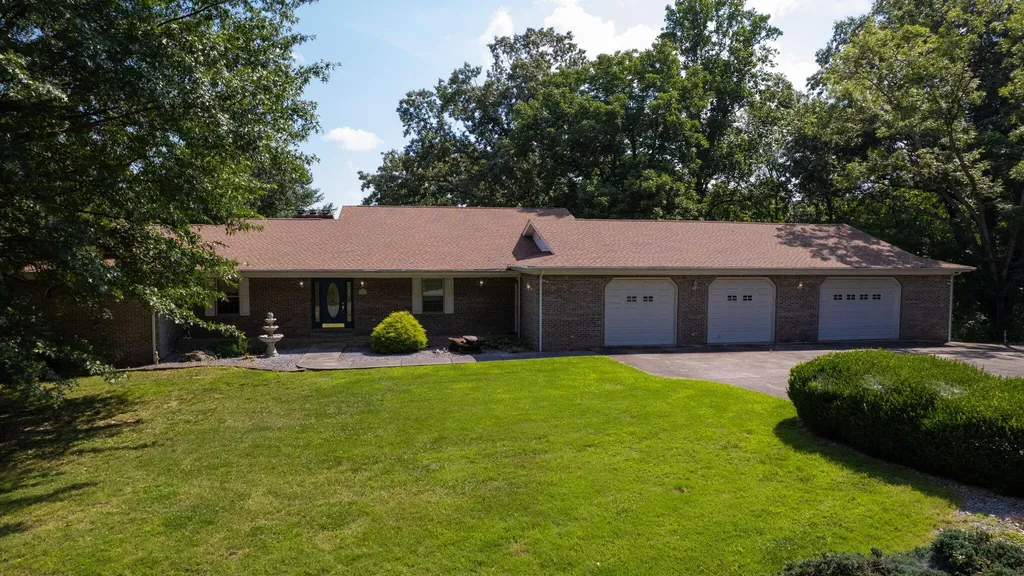 839 Summit Point Cadiz KY 42211
