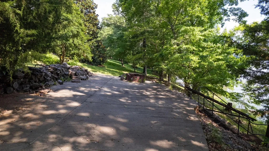 839 Summit Point Cadiz KY 42211