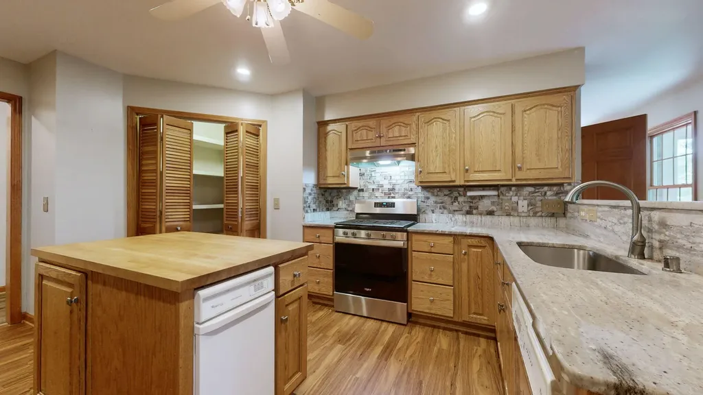 839 Summit Point Cadiz KY 42211