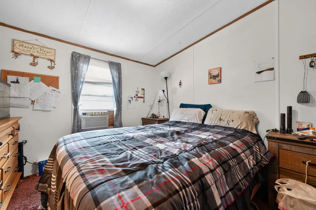 2244 Valentine Branch Road Bimble KY 40915