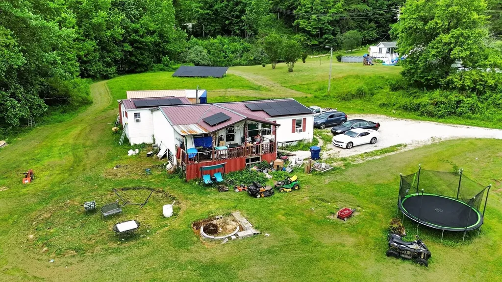 2244 Valentine Branch Road Bimble KY 40915